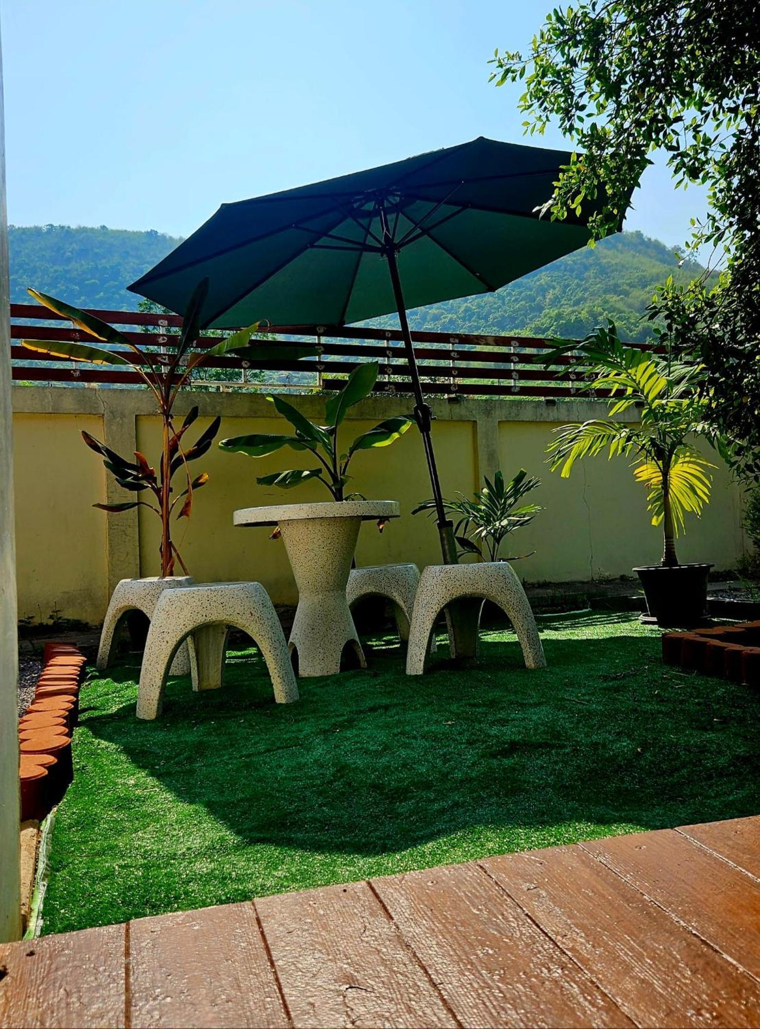 The Hillside Pranburi Resort Extérieur photo